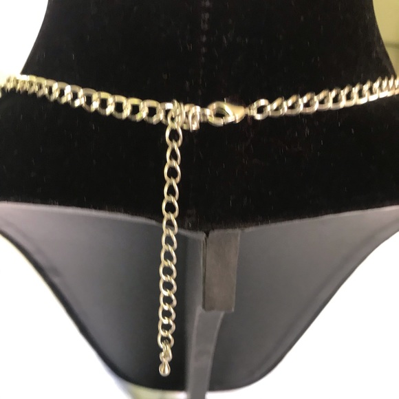 Silver Bib/Choker Statement Necklace women’s. Smart casual jewellery - Picture 6 of 7